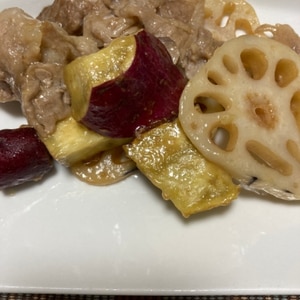 さつま芋と蓮根と豚肉の甘酢炒め